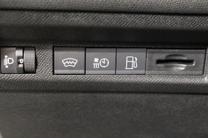 Vehicle image PEUGEOT 308 1.6 PHEV 180 Allure Pack