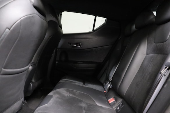 TOYOTA C-HR 2.0 VVTi HSD Move 3