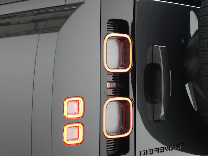 Vehicle image LAND ROVER DEFENDER