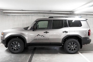 Vehicle image TOYOTA Land Cruiser 2.8 D 48V Style