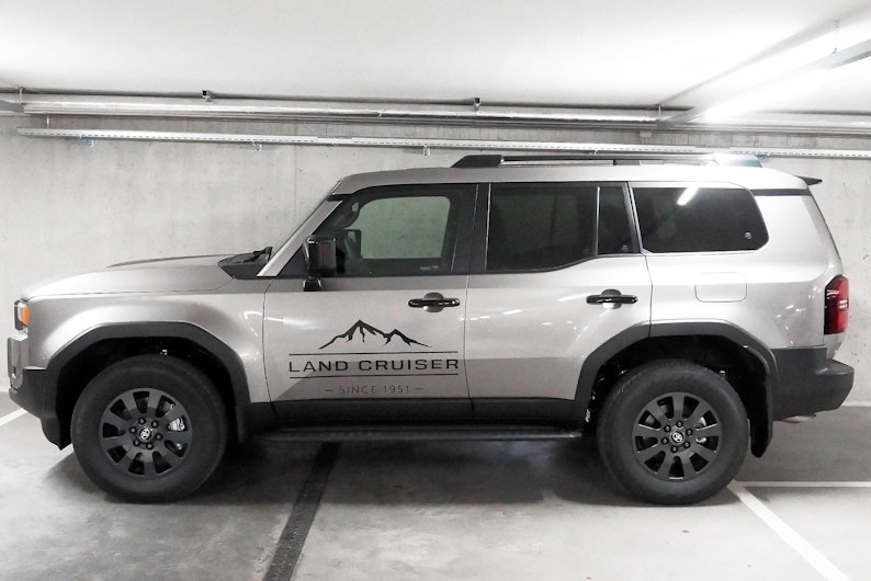 Vehicle image TOYOTA LANDCRUISER