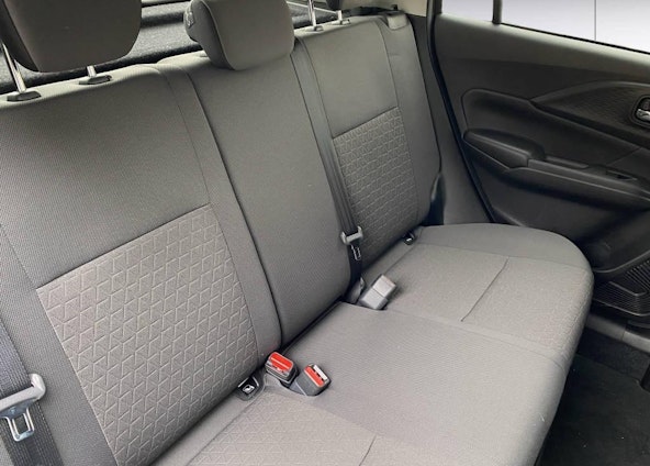 Vehicle image 15 Vehicle image 15