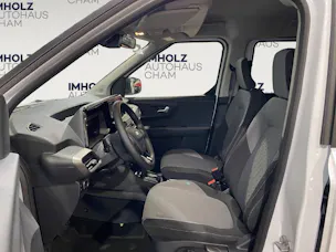 Ford Tourneo Courier 1.0 EcoBoost Titanium