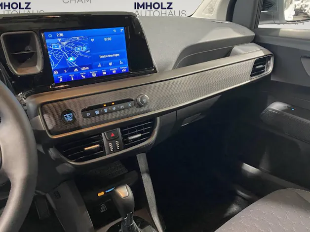 Ford Tourneo Courier 1.0 EcoBoost Titanium