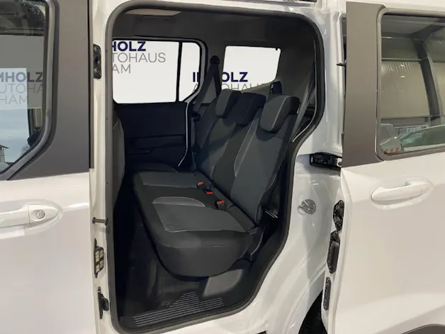 Ford Tourneo Courier 1.0 EcoBoost Titanium
