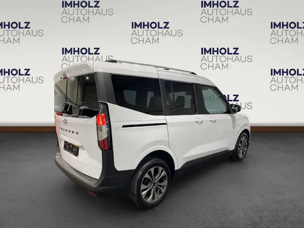 Ford Tourneo Courier 1.0 EcoBoost Titanium