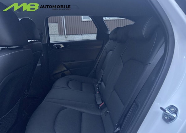 Vehicle image 8 Vehicle image 8