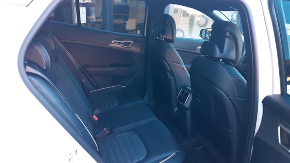 Vehicle image 18