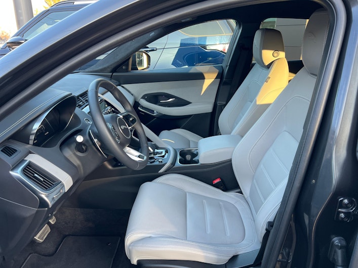 Vehicle image JAGUAR E-PACE