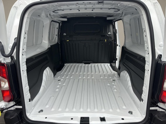 Vehicle image 15 Vehicle image 15