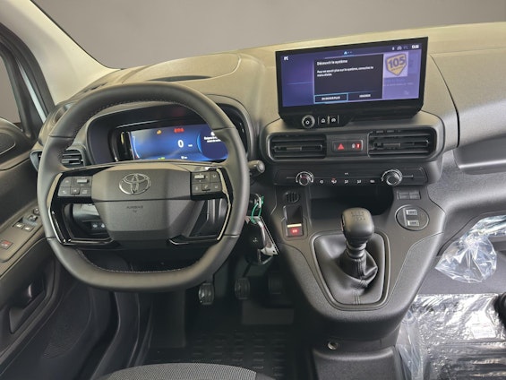 Vehicle image 9 Vehicle image 9