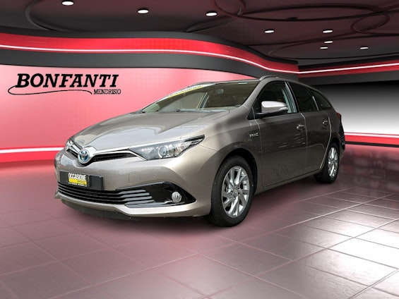 First vehicle image