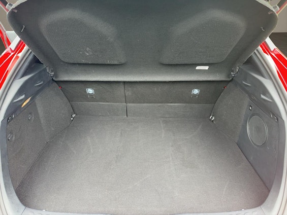 Vehicle image 16 Vehicle image 16