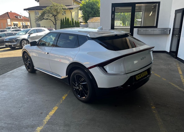 Vehicle image 3 Vehicle image 3