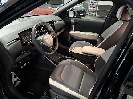 Vehicle image 7 Vehicle image 7