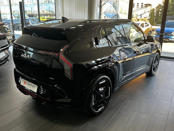 Vehicle image 4 Vehicle image 4