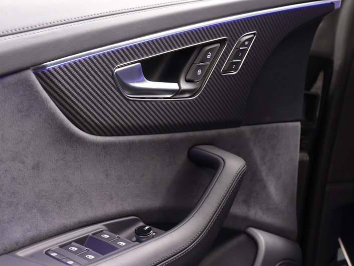 Vehicle image AUDI RSQ8