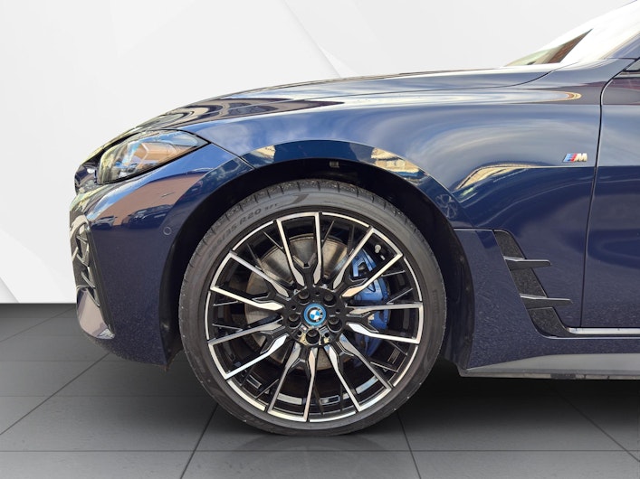 Vehicle image BMW i4