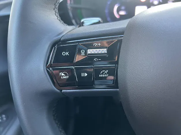 Alfa Romeo Junior 1.2 Ibrida Speciale Tech Sky