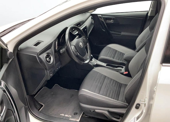 Vehicle image 18 Vehicle image 18