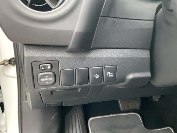 Vehicle image 17 Vehicle image 17