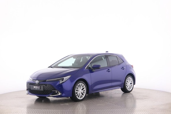 First vehicle image