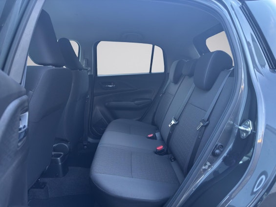 Vehicle image 14 Vehicle image 14