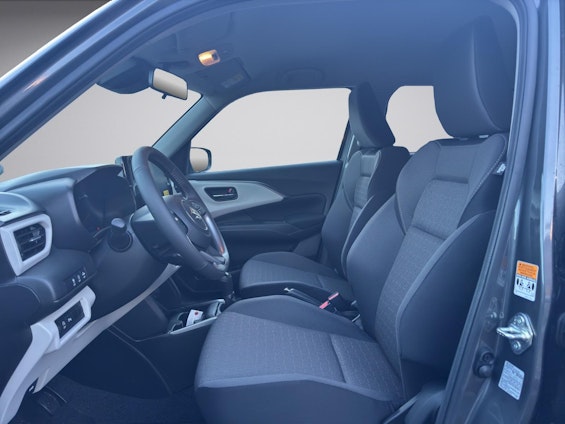 Vehicle image 9 Vehicle image 9