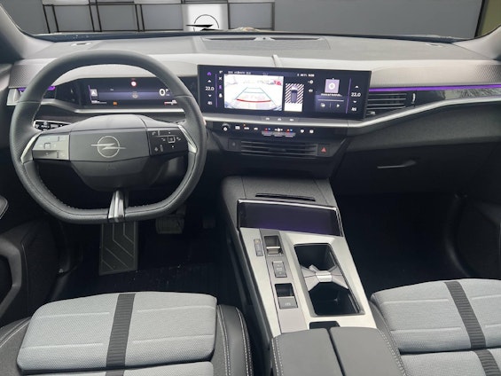 Vehicle image 8 Vehicle image 8