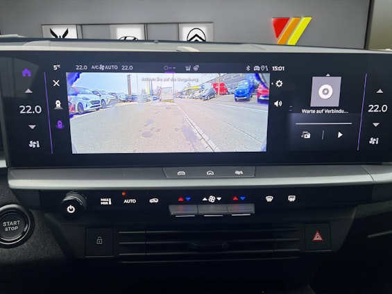 Vehicle image 12 Vehicle image 12