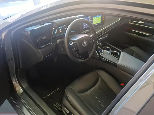 Toyota Mirai Fuel Cell Platinum