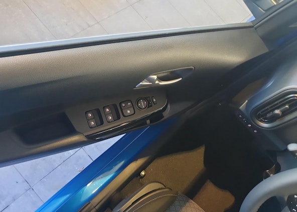 Vehicle image 10 Vehicle image 10