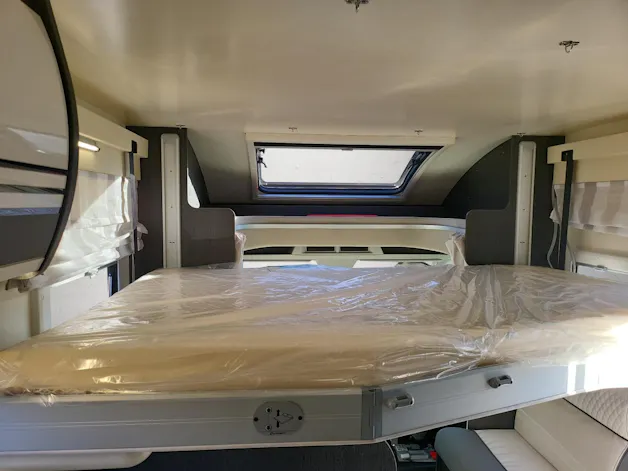 Ford Transit Roller Team Kronos 285 TL für 5 Personen