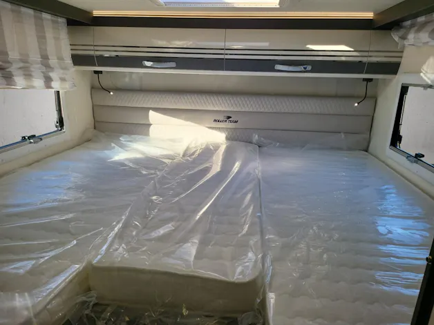 Ford Transit Roller Team Kronos 285 TL für 5 Personen