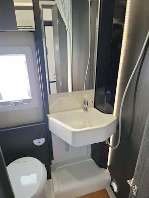 Ford Transit Roller Team Kronos 285 TL für 5 Personen