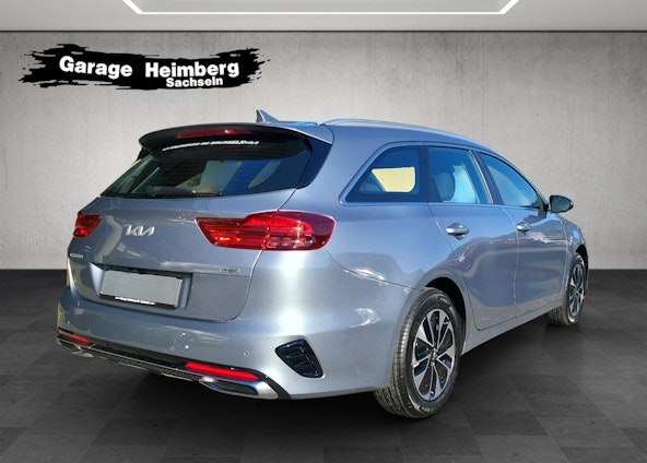 Vehicle image 4 Vehicle image 4