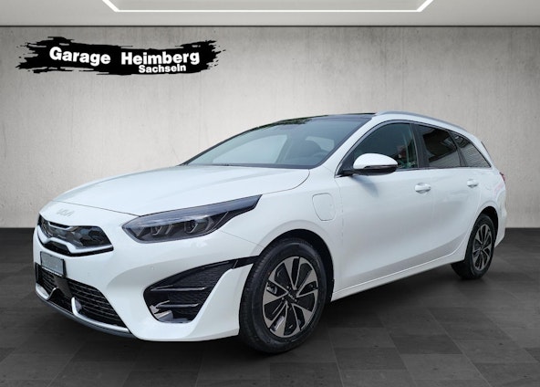 First vehicle image First vehicle image