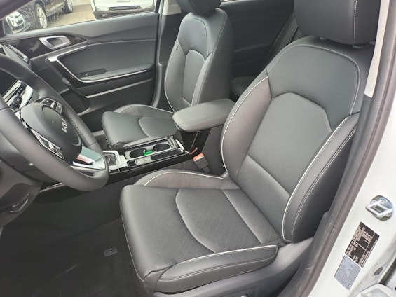 Vehicle image 8 Vehicle image 8