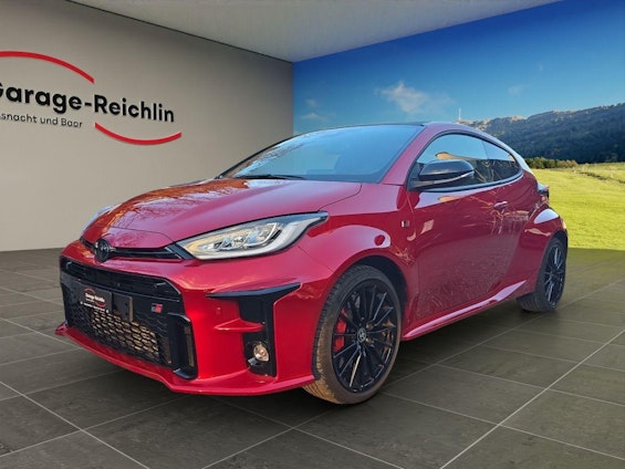 First vehicle image First vehicle image