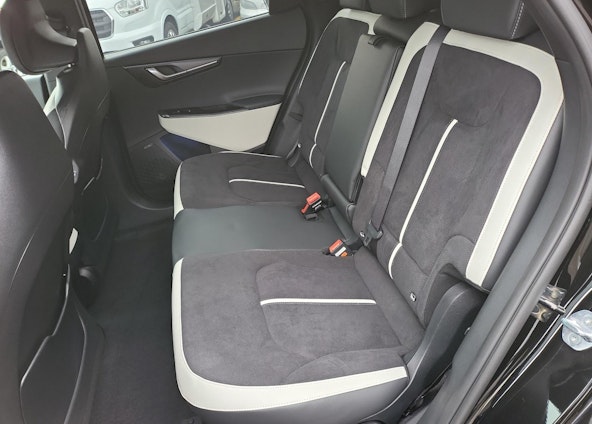 Vehicle image 9 Vehicle image 9