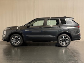 Vehicle image MITSUBISHI Outlander 2.4 PHEV Inform 4x4