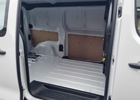 Vehicle image 10 Vehicle image 10