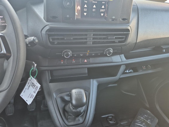 Vehicle image 12 Vehicle image 12