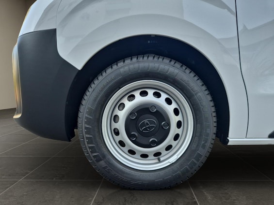 Vehicle image 15 Vehicle image 15