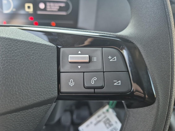 Vehicle image 16 Vehicle image 16