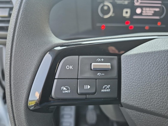 Vehicle image 19 Vehicle image 19