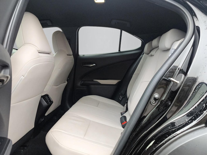 Vehicle image LEXUS UX