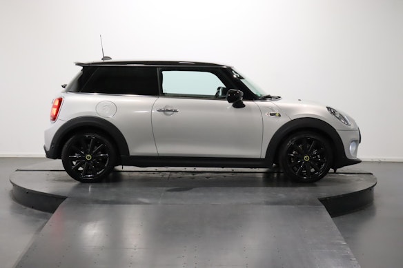 MINI Mini F56 Cooper SE 2
