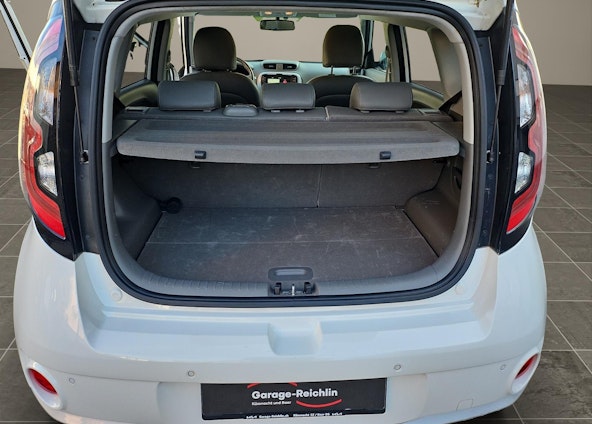 Vehicle image 16 Vehicle image 16