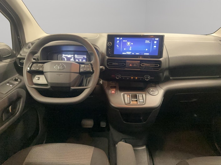 Vehicle image TOYOTA PROACE CITY VERSO